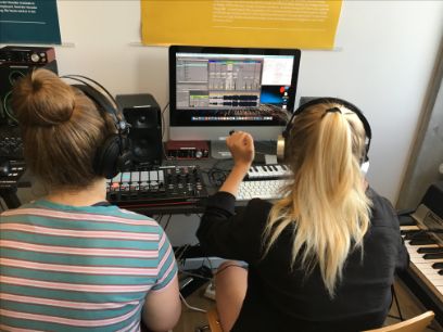Workshop mit Schülerinnen des Gymnasiums Thun im Juni 2019