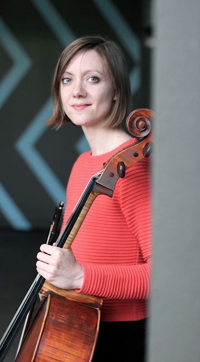 Abbildung Frau Ellen Fallowfield mit Cello