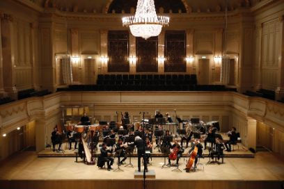 Sinfonieorchester spielt in grossem Saal