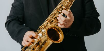 Nahaufnahme von Saxophonklappen