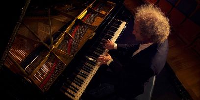 Foto Pianospieler Ansicht von oben