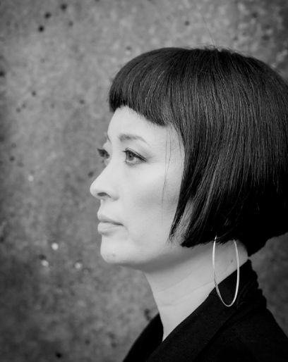 Seitenaufnahme von Rei Nakamura