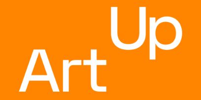 Art Up Logo, weisser Schriftzug auf orangem Hintergrund
