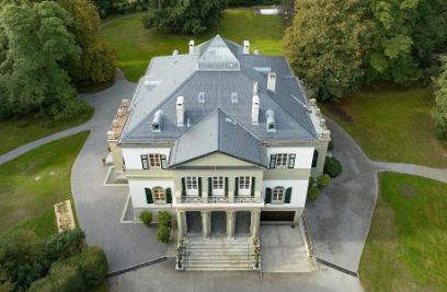 Luftaufnahme der Villa Morillon