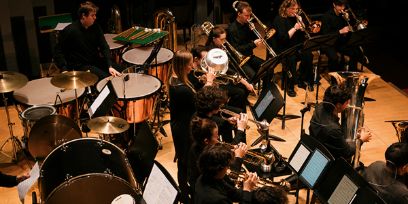 Auschnitt Sicht auf Orchester beim spielen