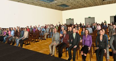 Virtuelles Publikum, das einen anschaut.