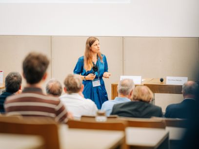 Jennifer De Capitani an der IT-Beschaffungskonferenz