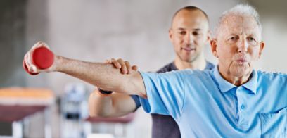 Beispielbild für Krafttraining mit einem Senior