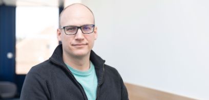 Portraitbild von Stephan Martin, Absolvent Fachkurs Physiotherapie bei Kopfschmerz und Schwindel